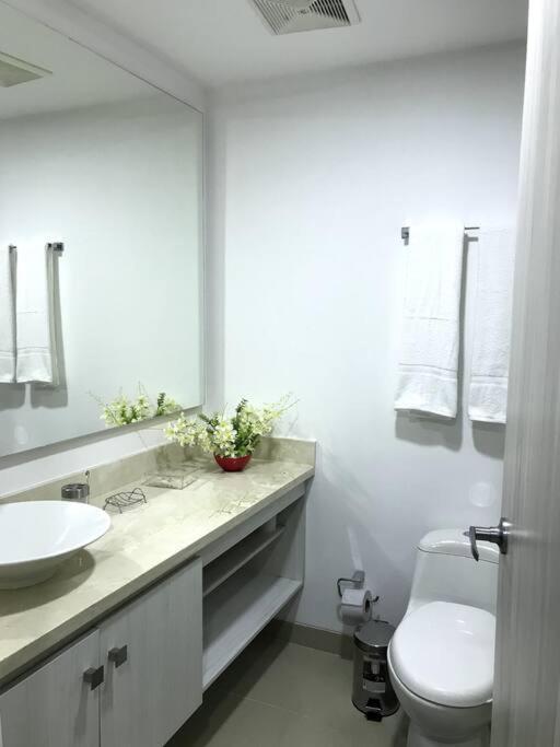 Apartamento Sensacional Nuevo Frente Al Mar *