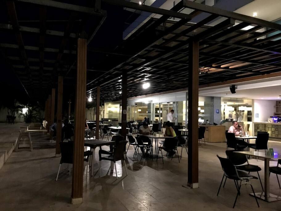 Apartamento Sensacional Nuevo Frente Al Mar *