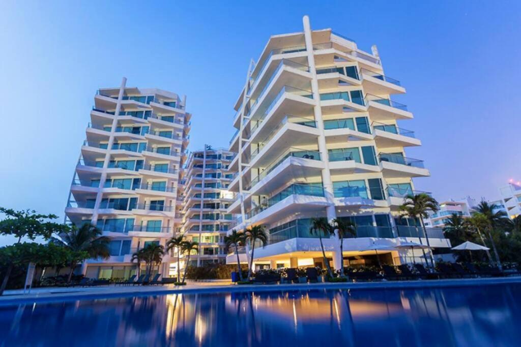 Sensacional Nuevo Frente Al Mar Apartamento *